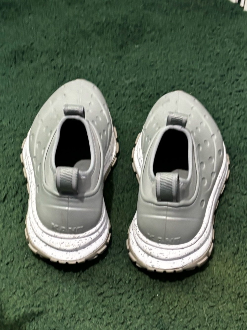 Kane Women Slip-On Casual Sneakers - Gray Size 6 - Picture 6 of 6